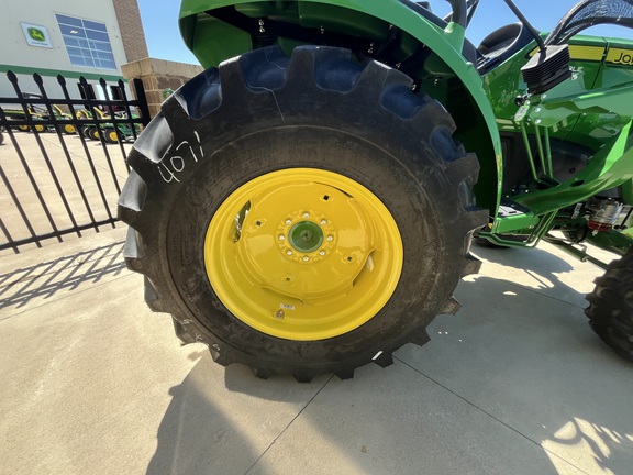 2025 John Deere 4044M - Photo16