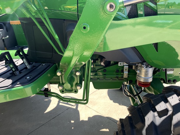 2025 John Deere 4044M - Photo28