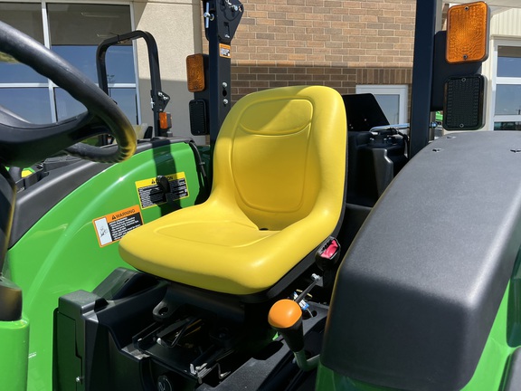 2025 John Deere 4044M - Photo30