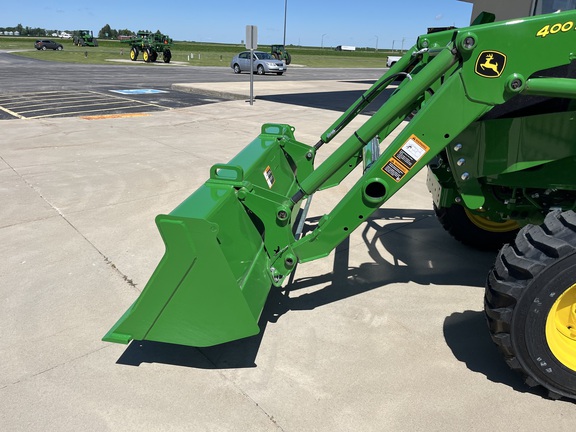 2025 John Deere 4044M - Photo34
