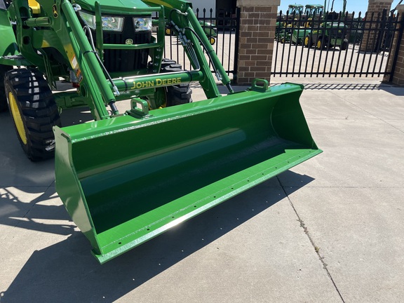 2025 John Deere 4044M - Photo36