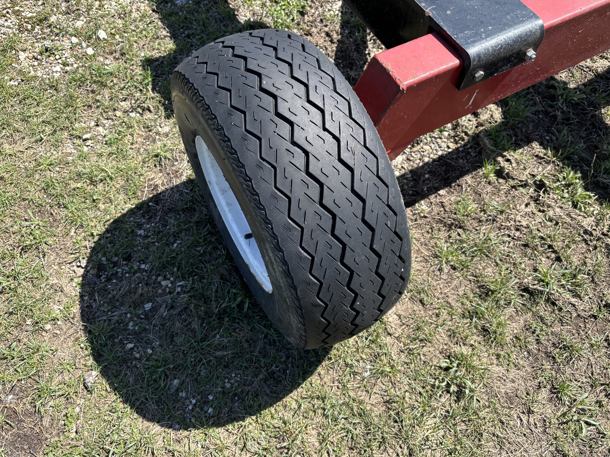   E-Z Trail 672 at Heritage Tractor in Galesburg, IL