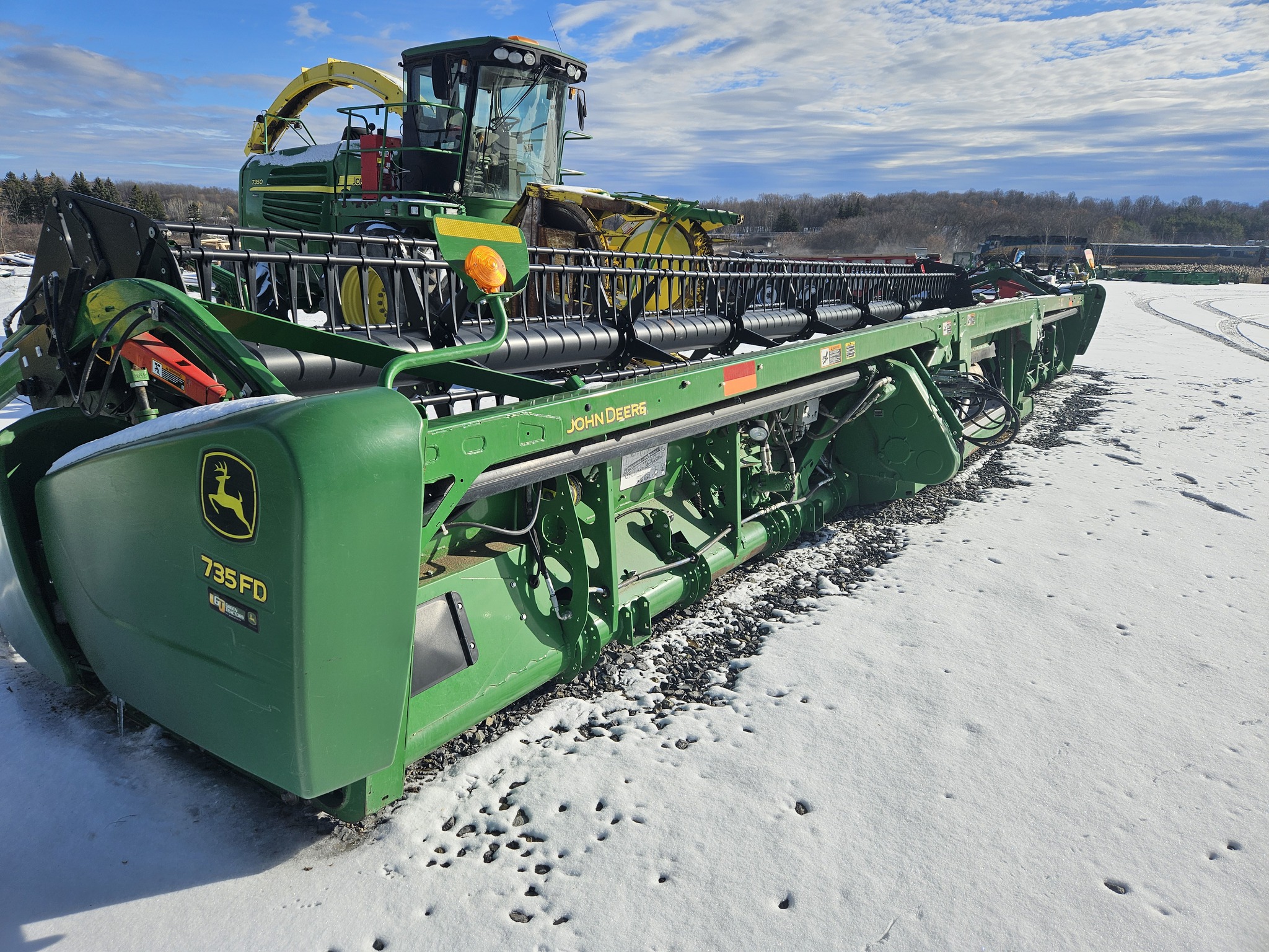 2019 John Deere 735FD Image 4