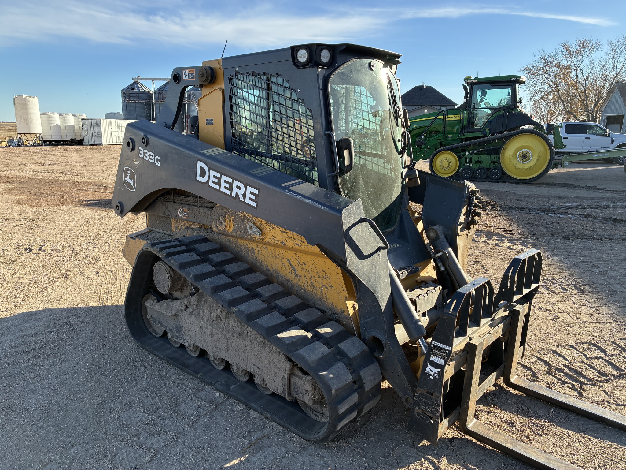 2018 John Deere 333G Image 4