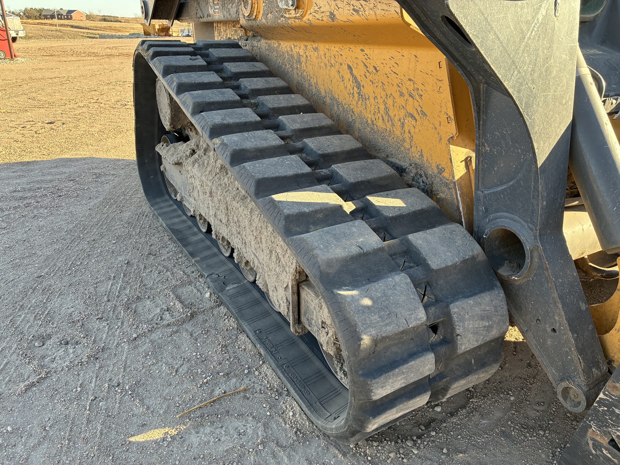 2018 John Deere 333G Image 11