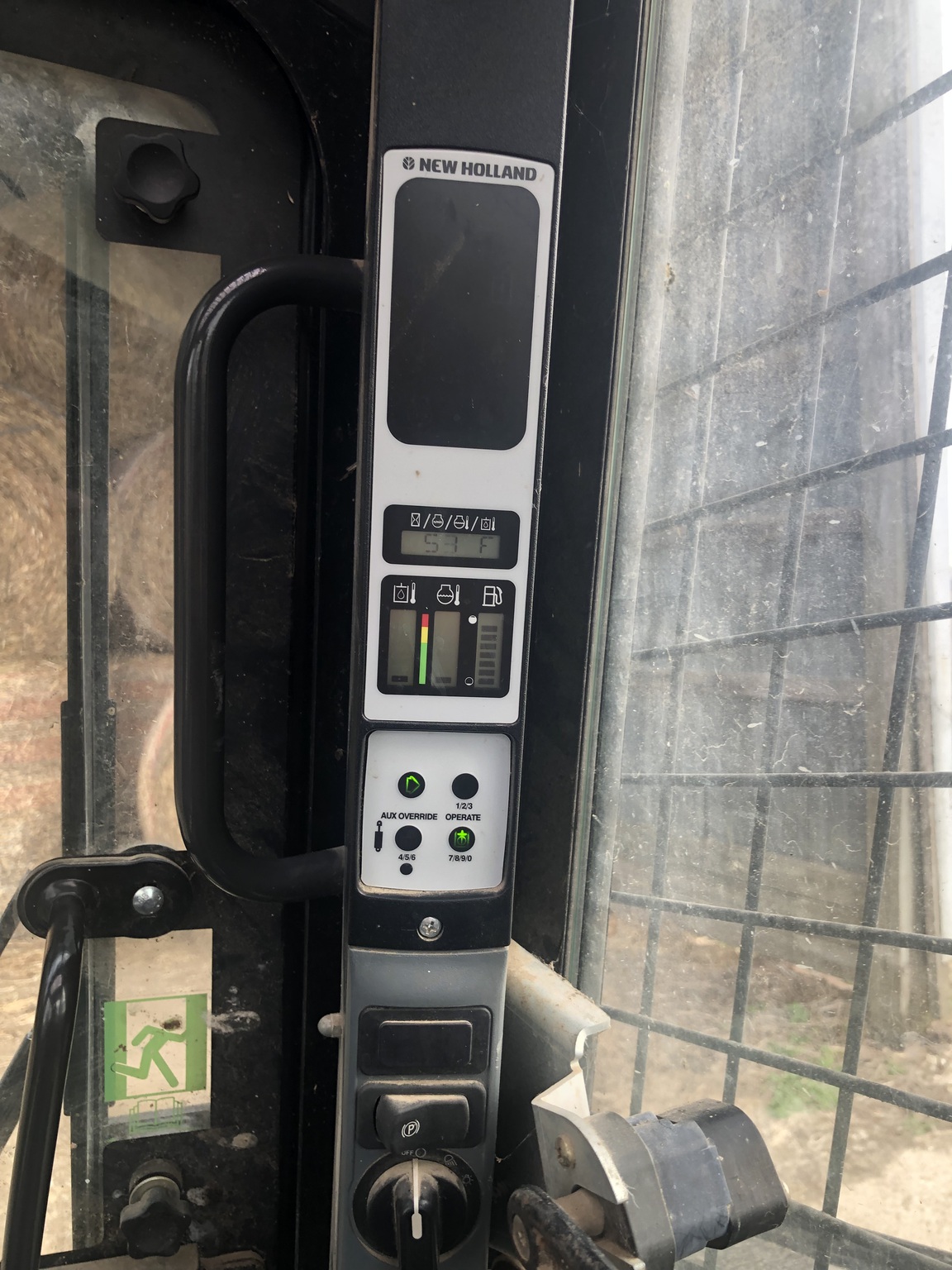 2013 New Holland L216 Image 2