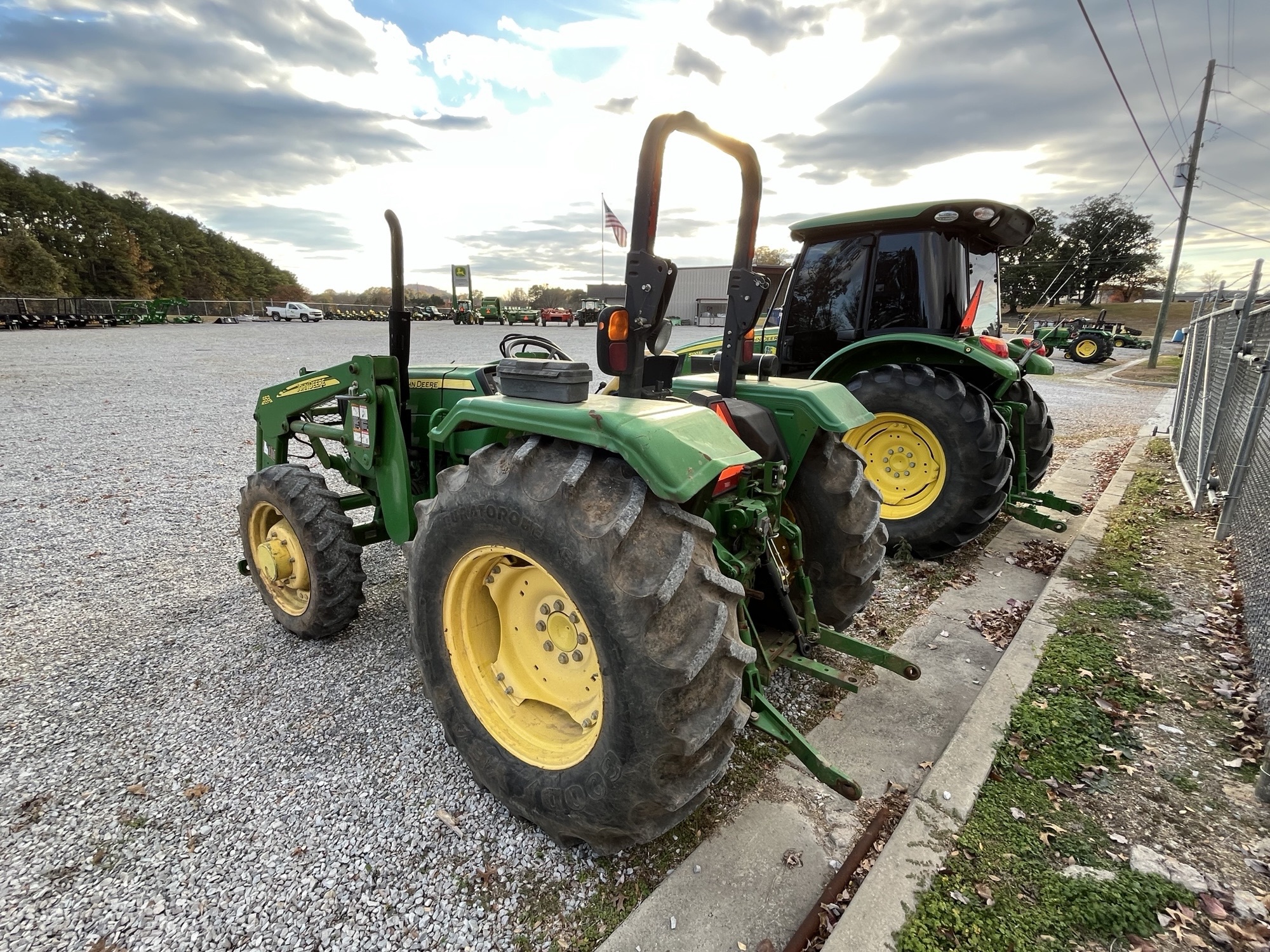 2013 John Deere 5055E Image 4