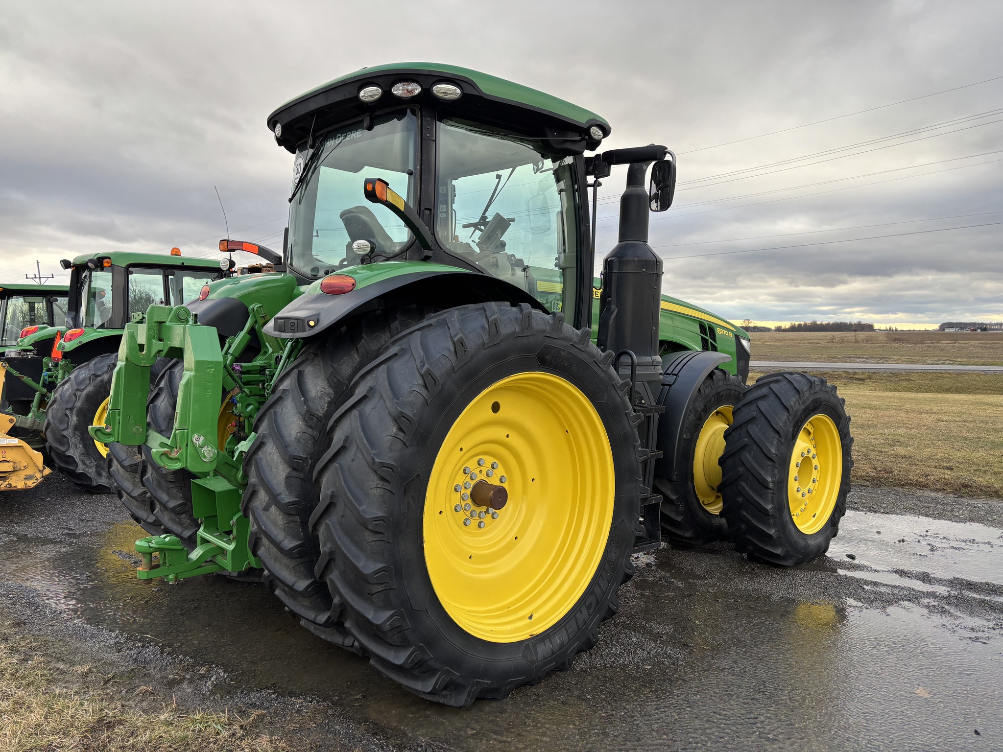 2015 John Deere 8370R Image 12
