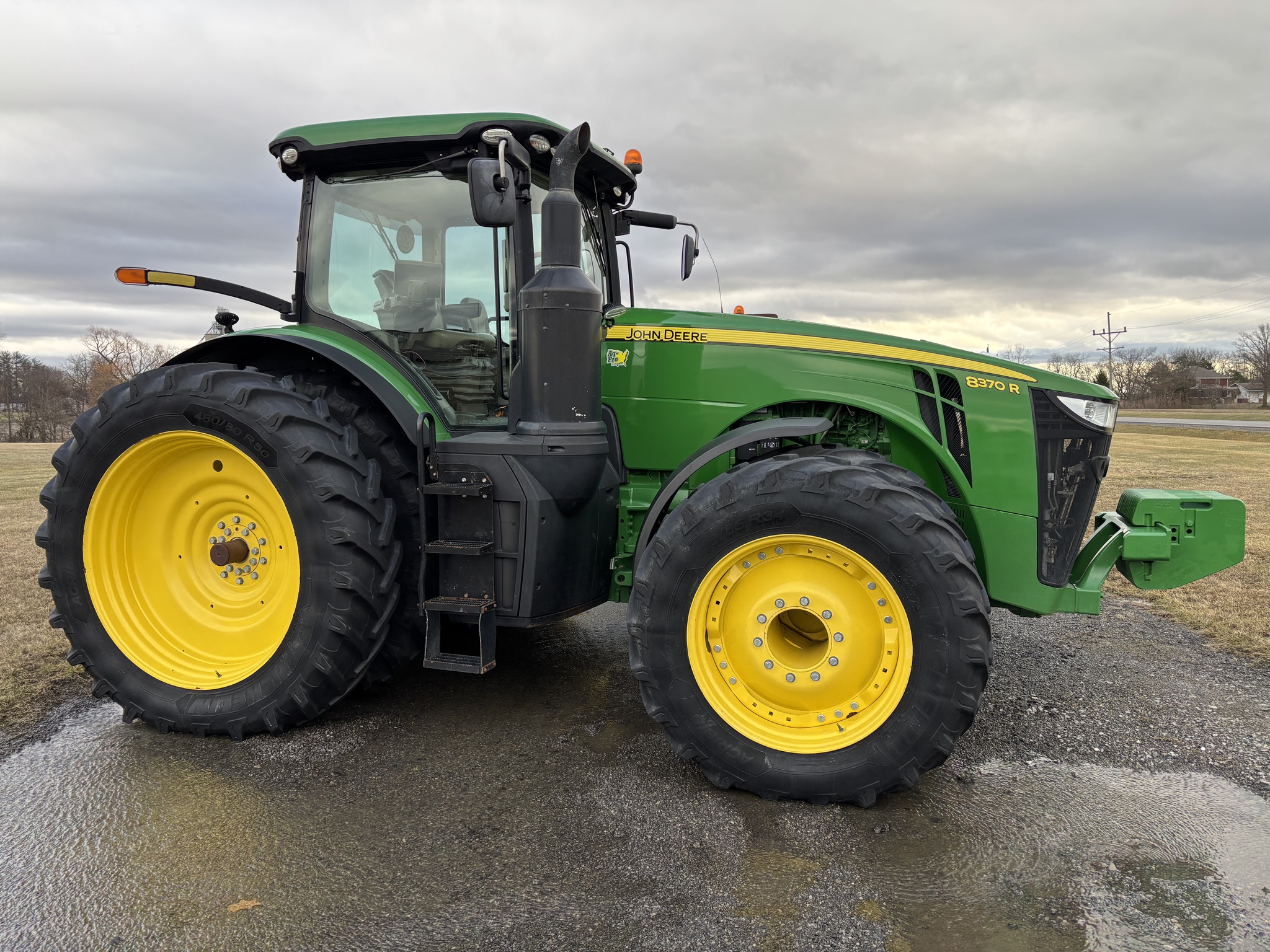 2015 John Deere 8370R Image 11