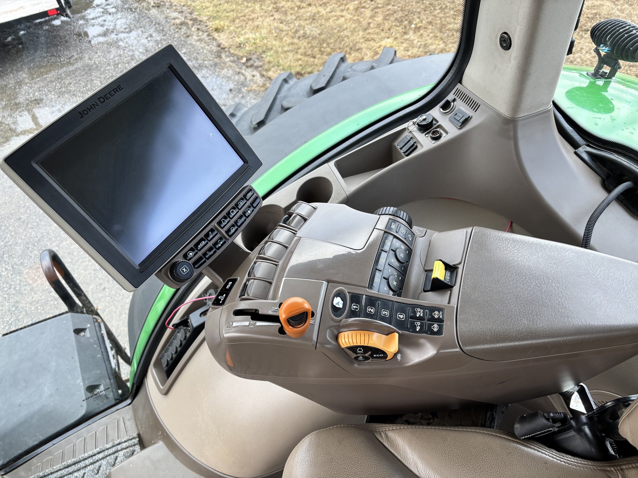 2015 John Deere 8370R Image 14