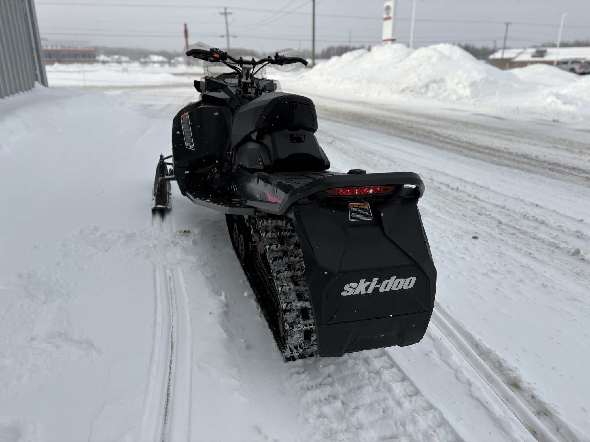 2023 Ski Doo Renegade X 900 TurboR Image 5