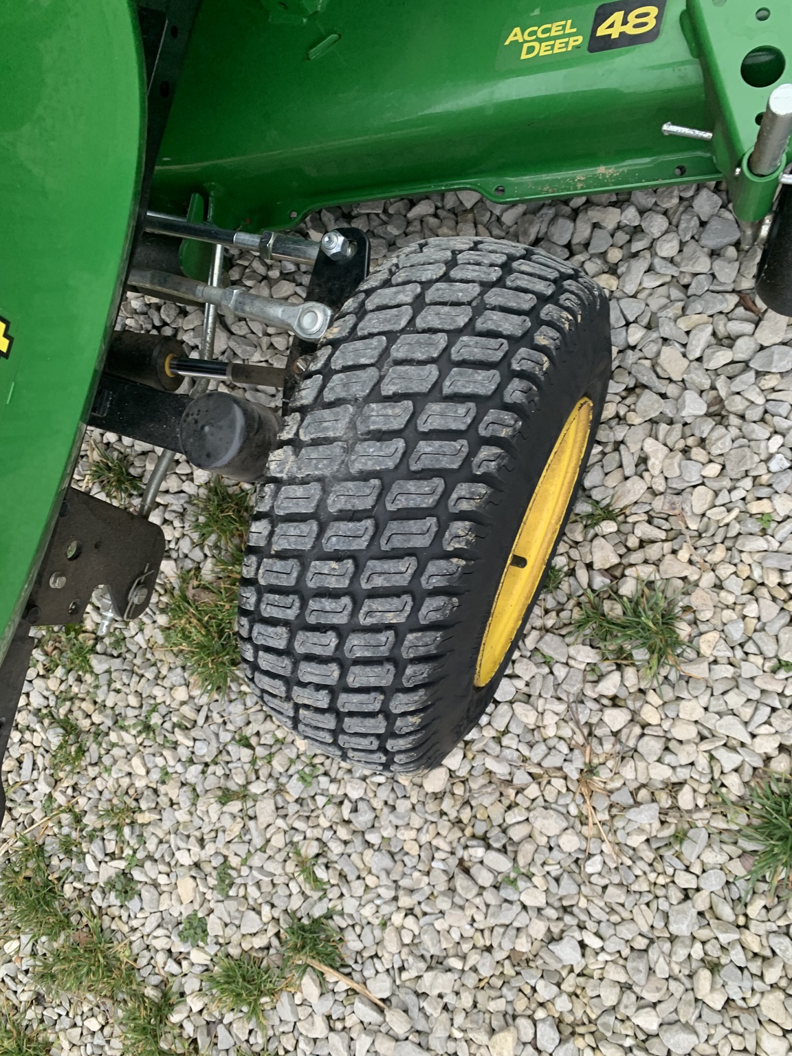 2024 John Deere X584 Image 9