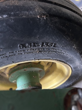 Photo of 1981 John Deere 2640