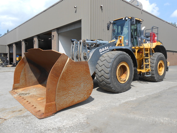 Photo of 2019 John Deere 844K-III AH