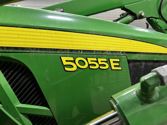 2016 John Deere 5055E - Photo27