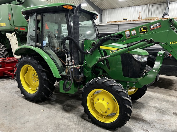 John Deere 5055E