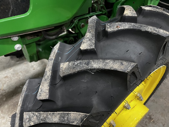 2016 John Deere 5055E - Photo21