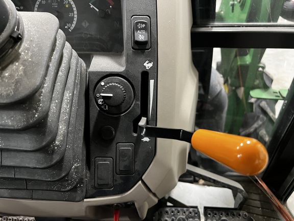 2016 John Deere 5055E - Photo12