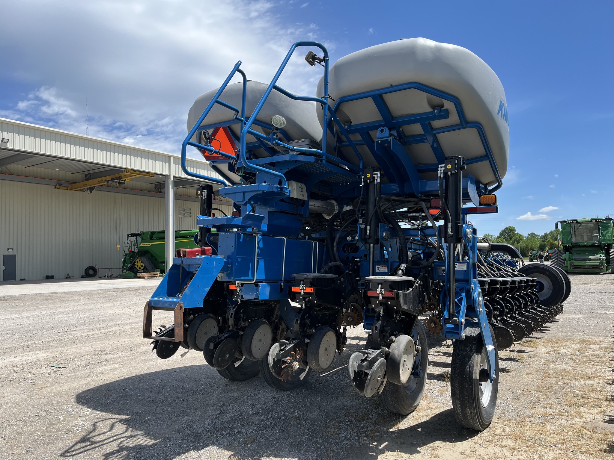  2015 Kinze 4900 at Heritage Tractor in Pittsburg, KS