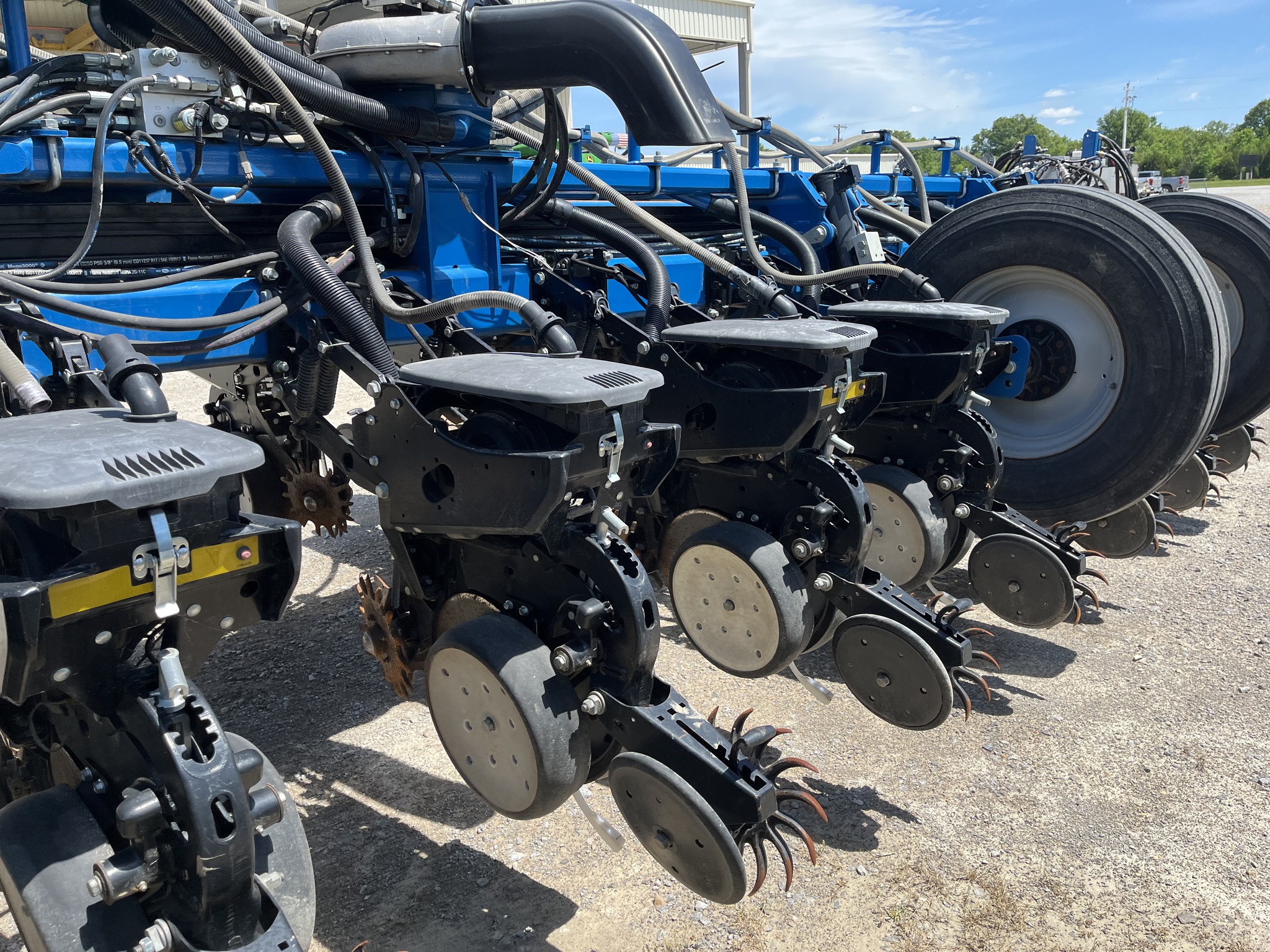  2015 Kinze 4900 at Heritage Tractor in Pittsburg, KS