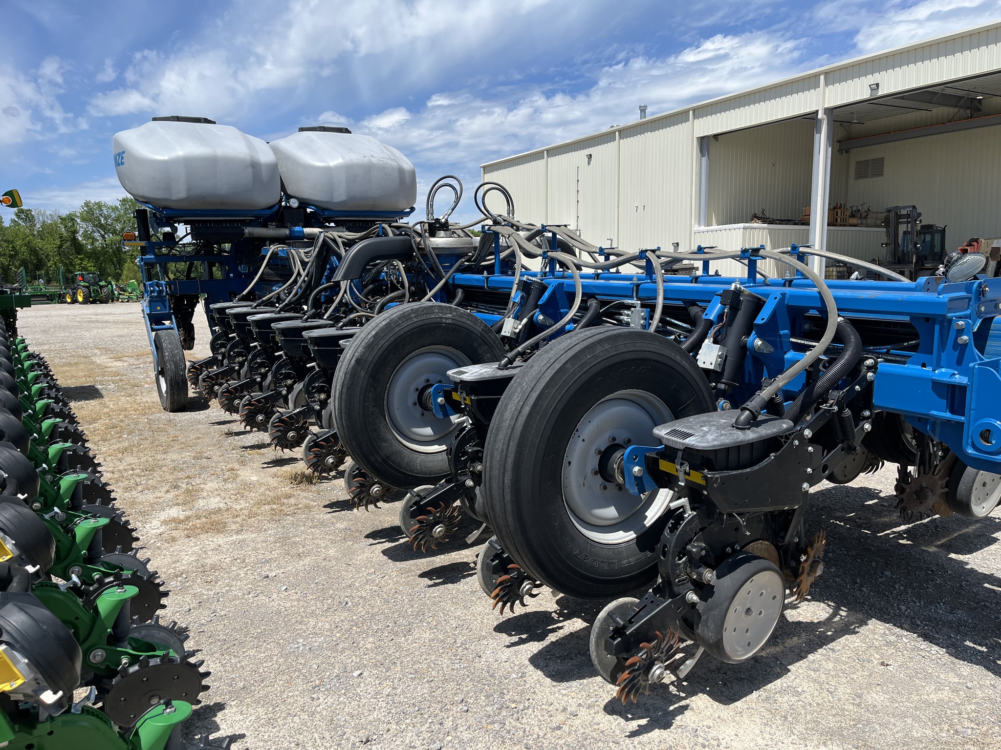  2015 Kinze 4900 at Heritage Tractor in Pittsburg, KS