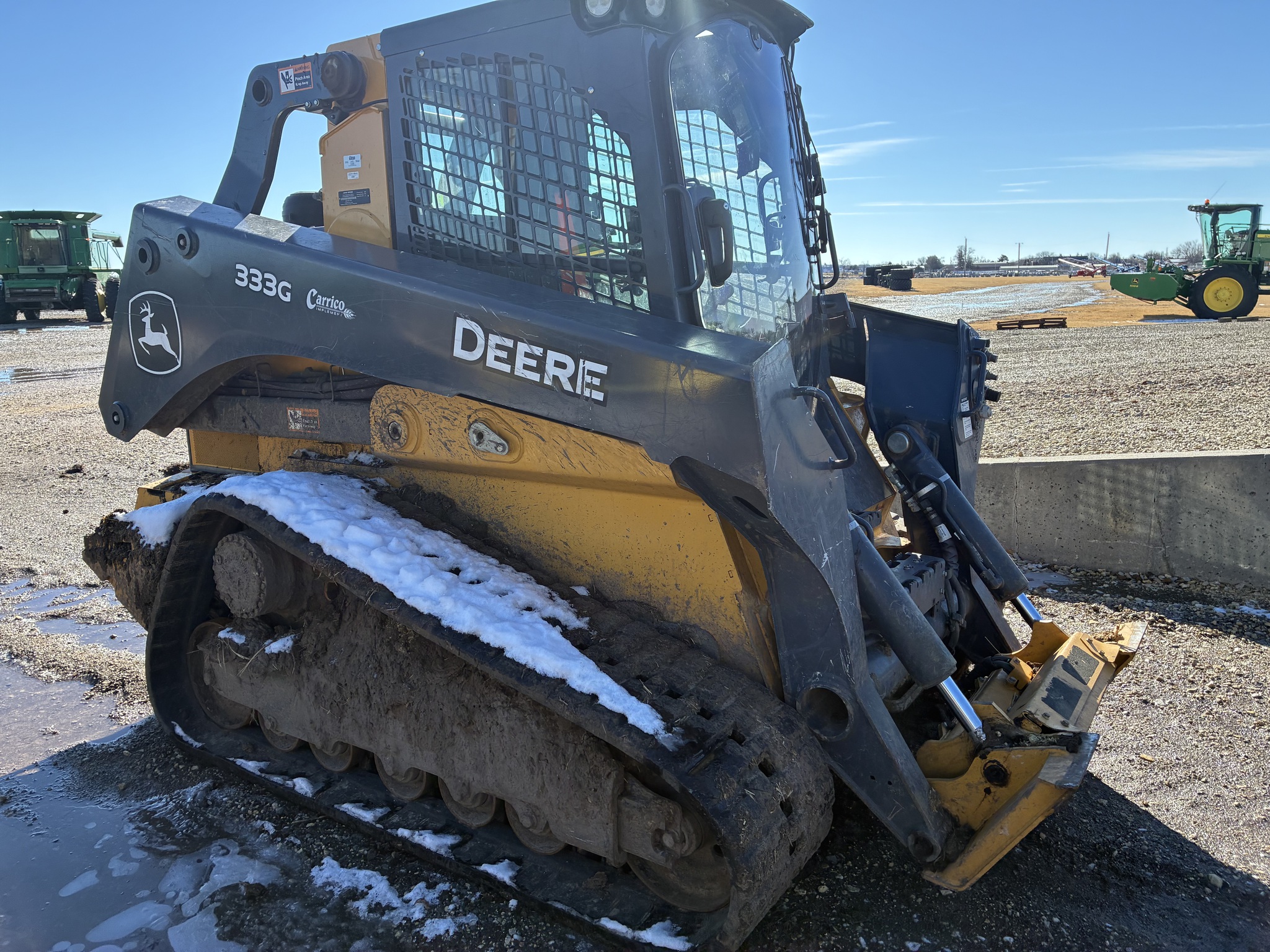 2023 John Deere 333G Image 3