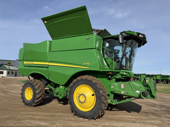  John Deere S770