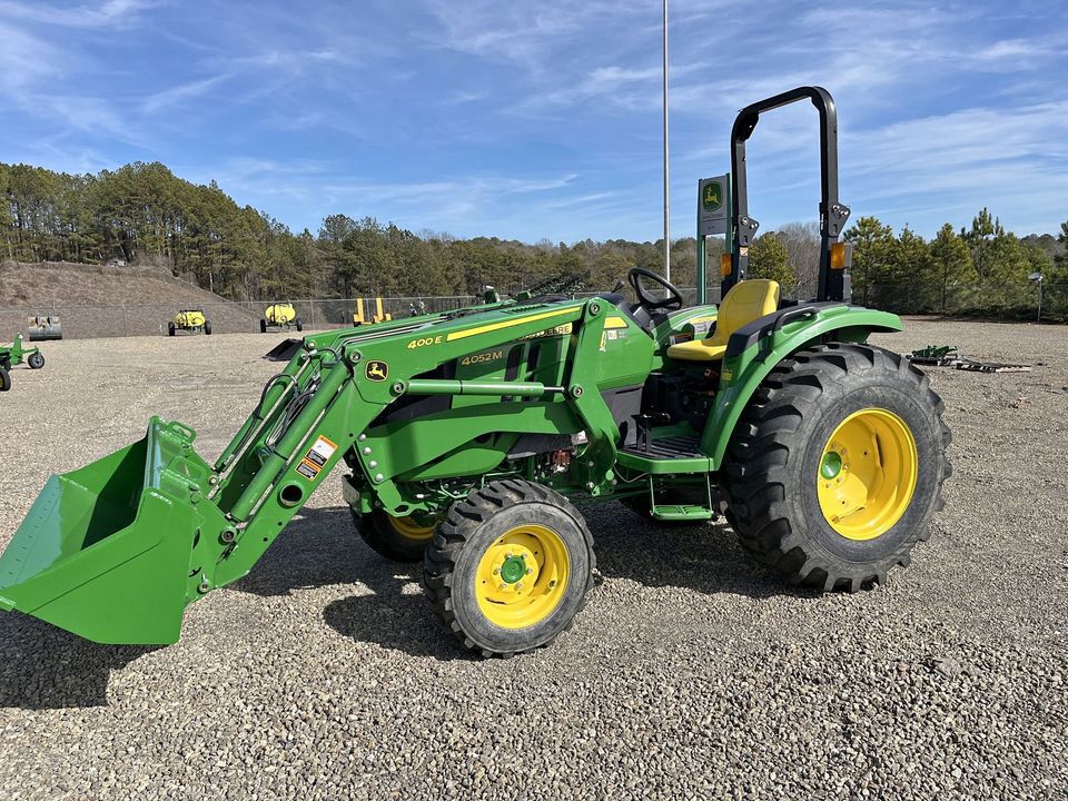 2025 John Deere 4052M Image 3