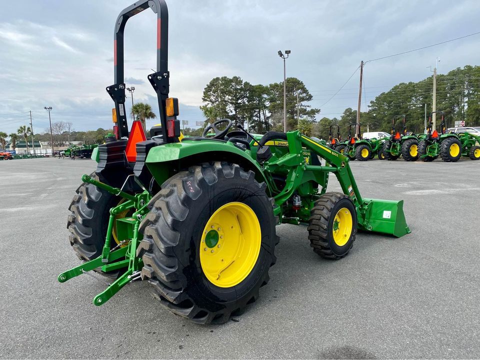 2025 John Deere 4052M Image 5