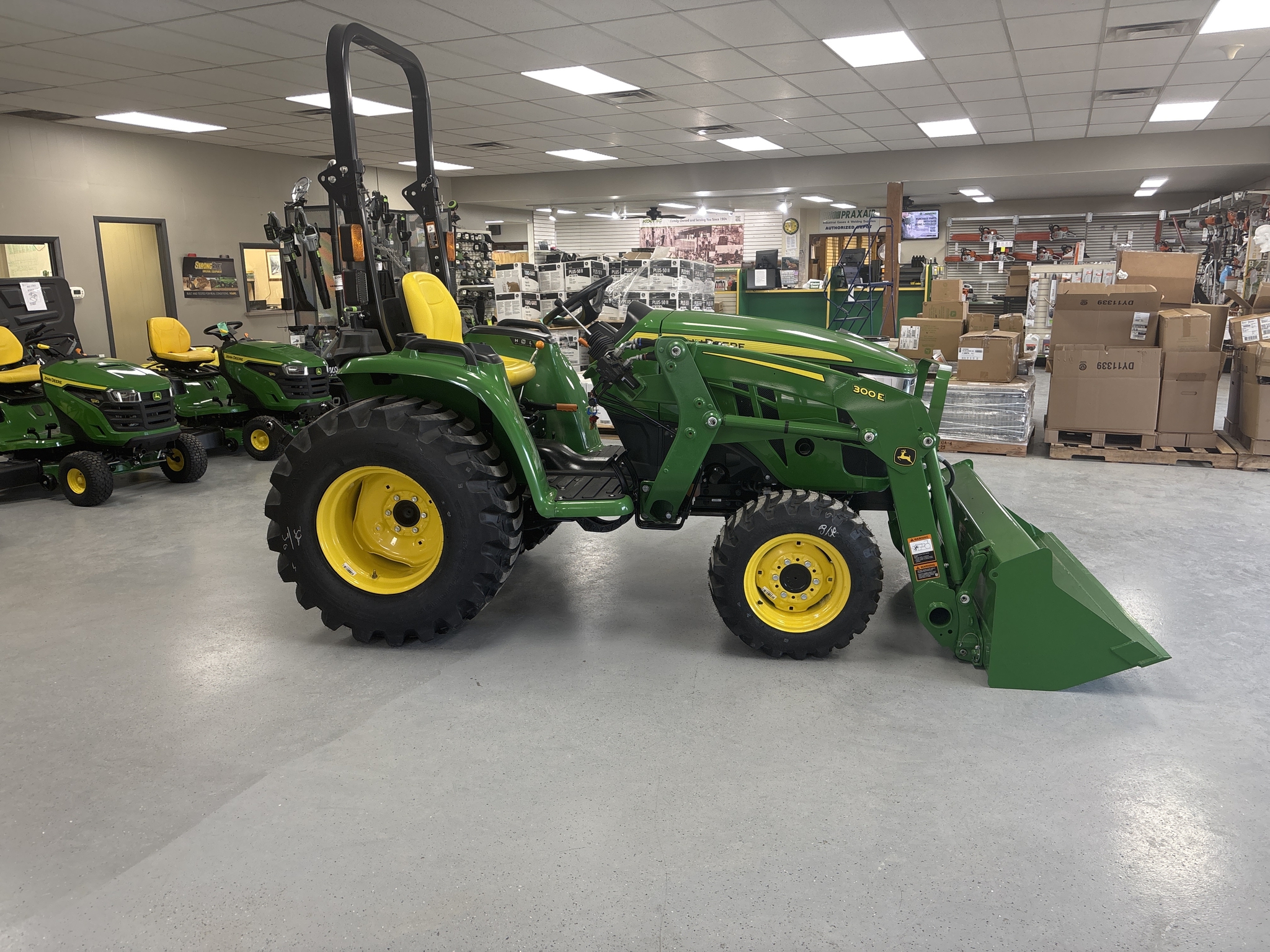 New In-Stock 2024 John Deere 3038E Compact Utility Tractors at Koenig Equipment in Knightstown, IN - PhotoXL4