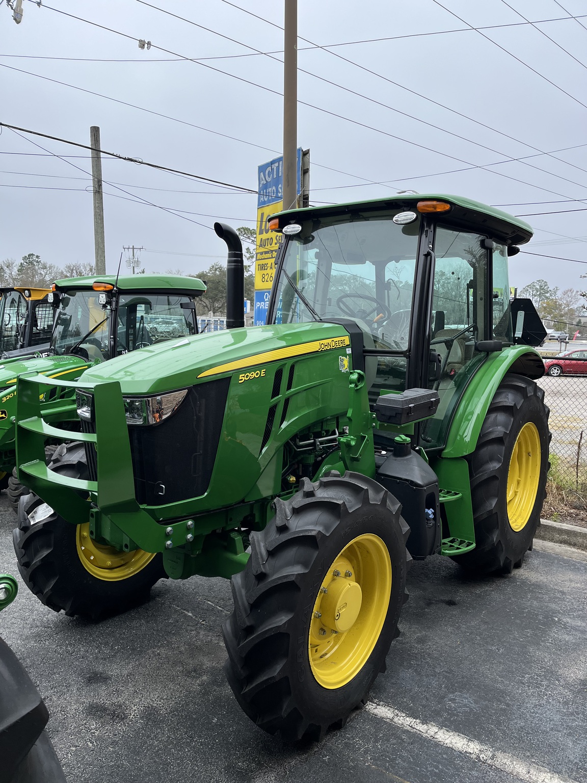 2025 John Deere 5090E Image 2