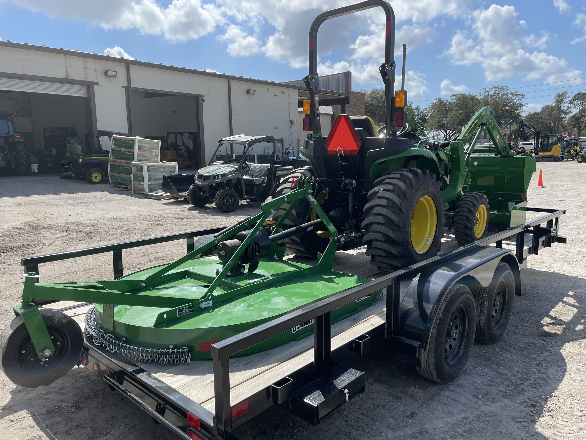 2026 John Deere 3025E Image 5