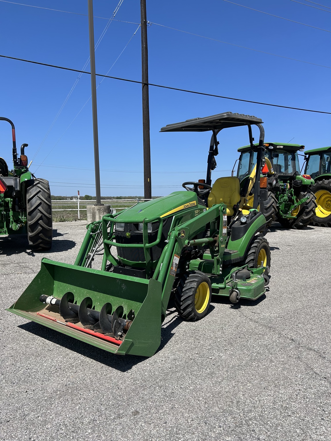 2014 John Deere 1025R Image 3