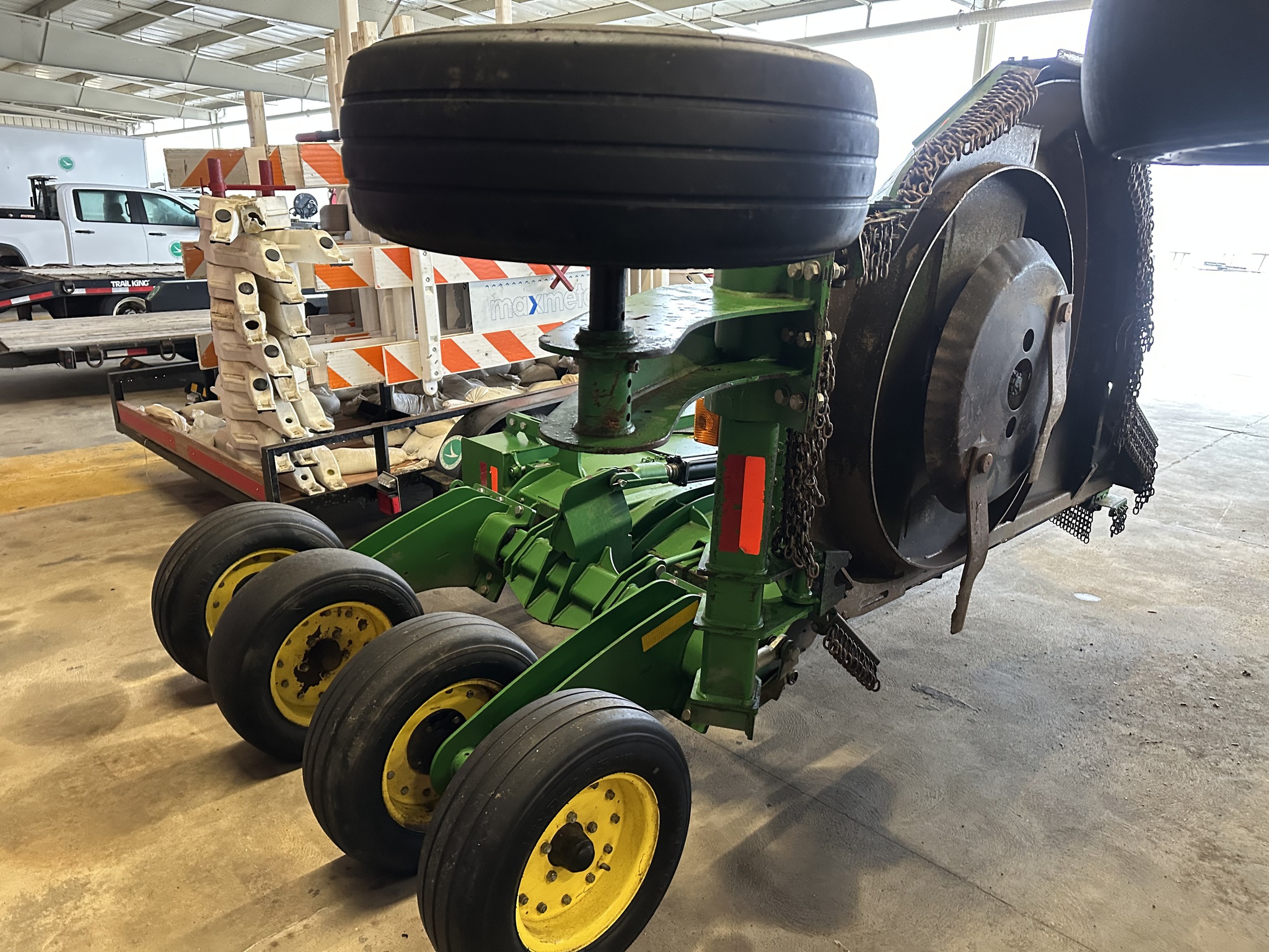 2021 John Deere R10 Image 5