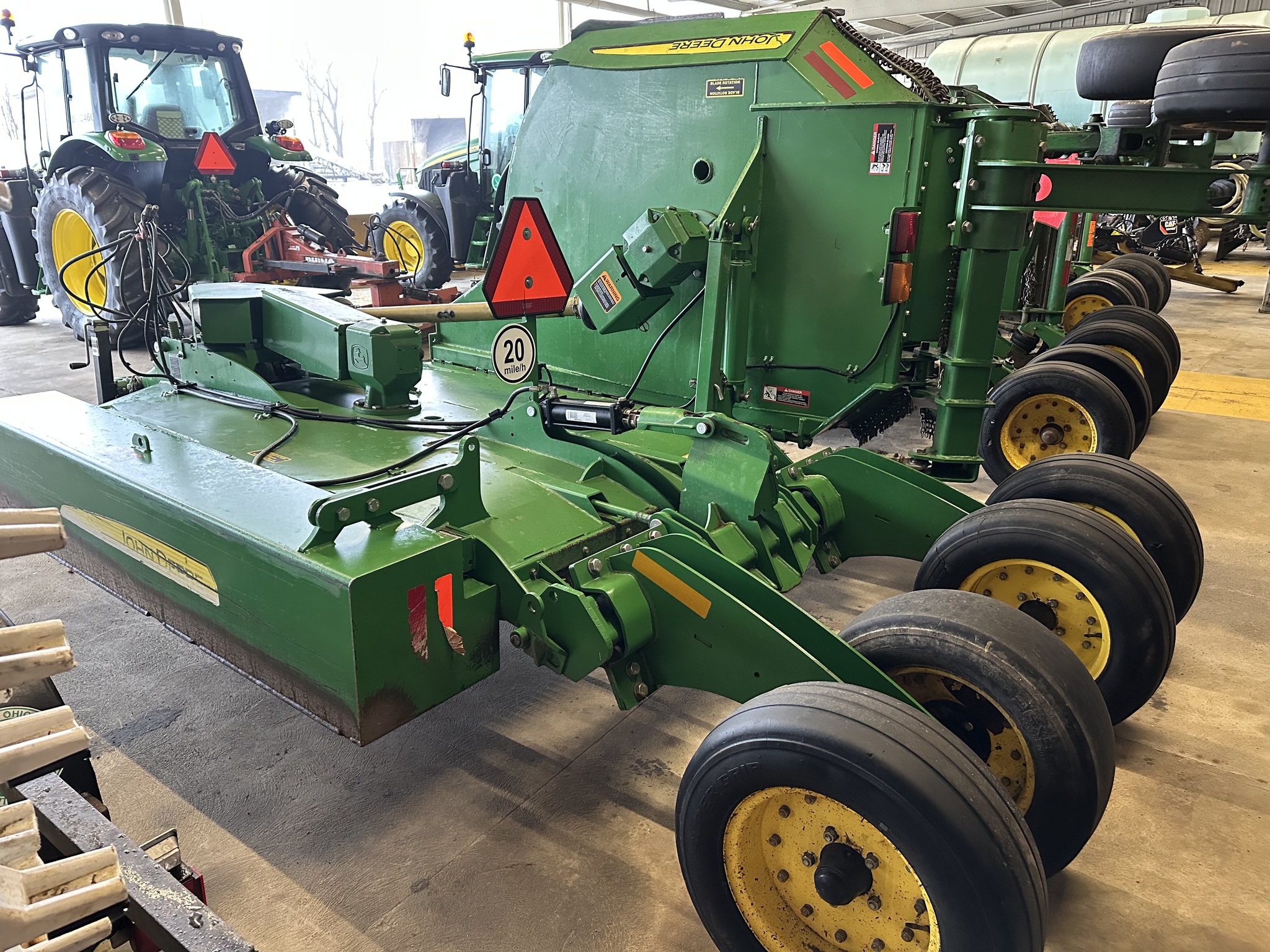 2021 John Deere R10 Image 2