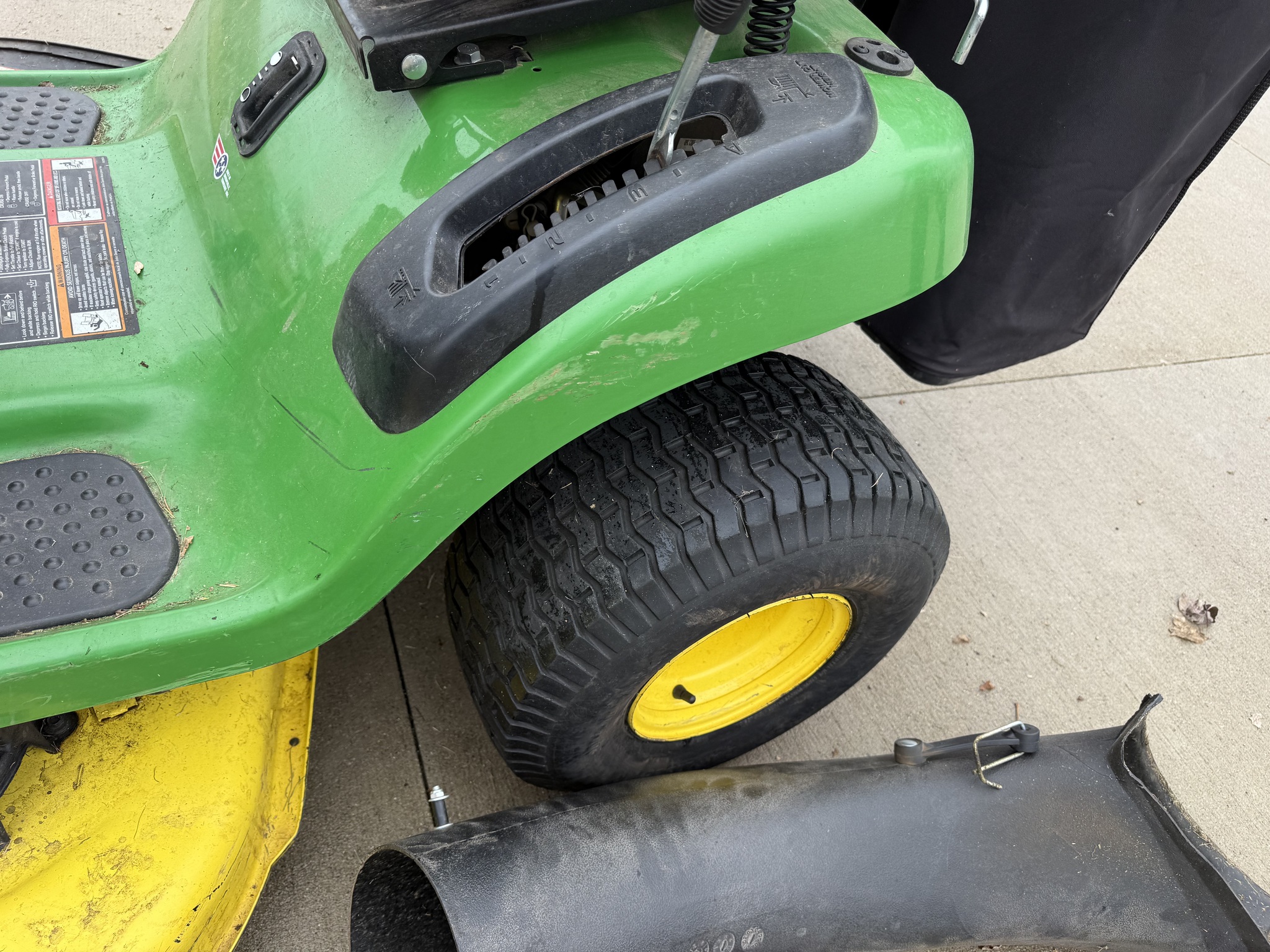 2016 John Deere D125 Image 5