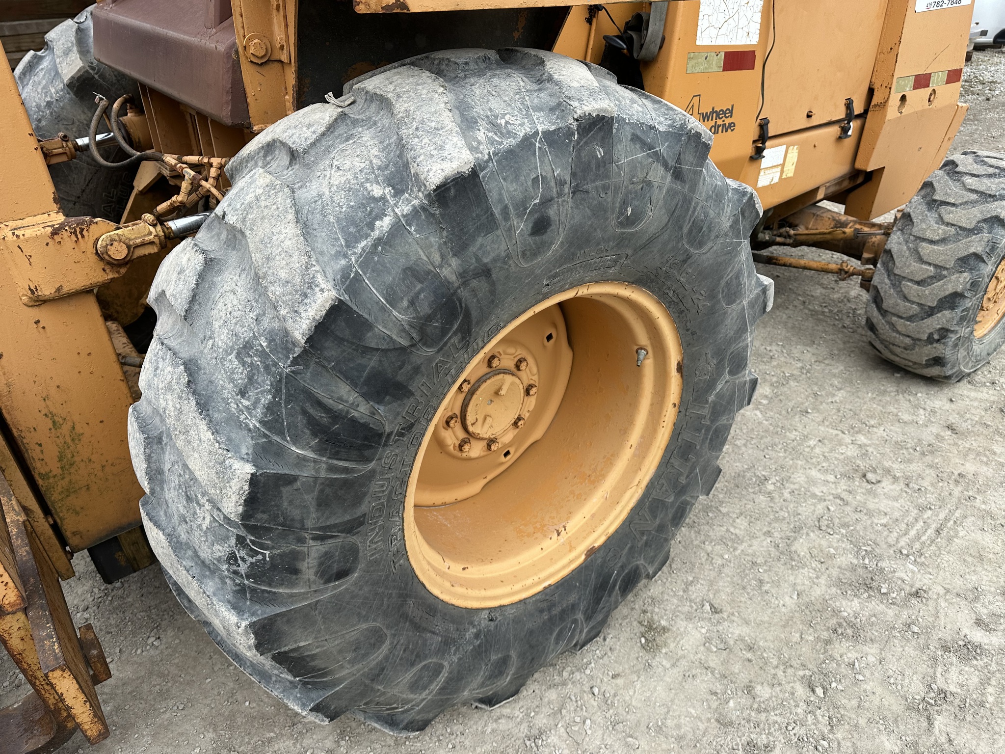 1986 J.I. Case 586E Image 14