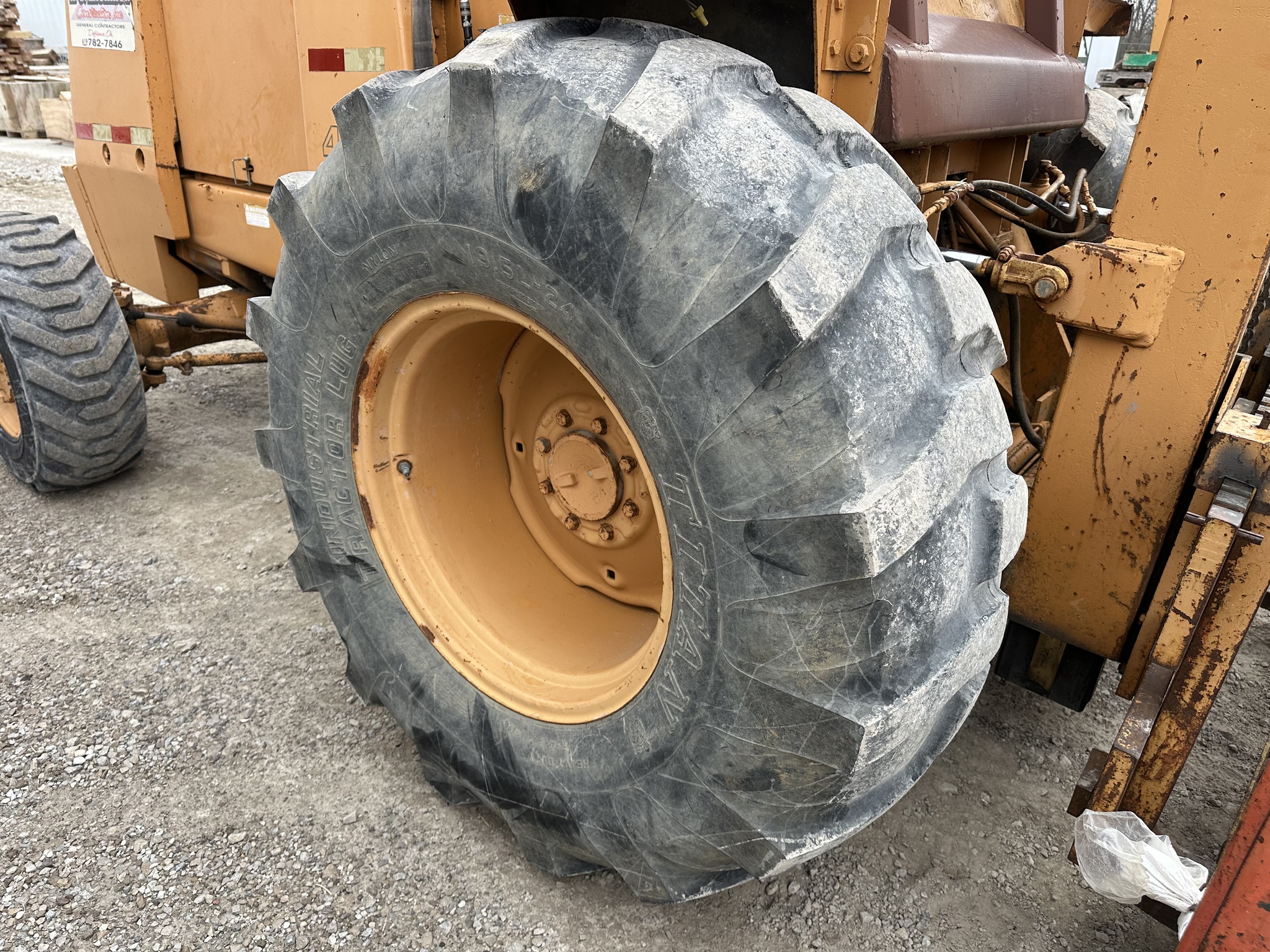 1986 J.I. Case 586E Image 18