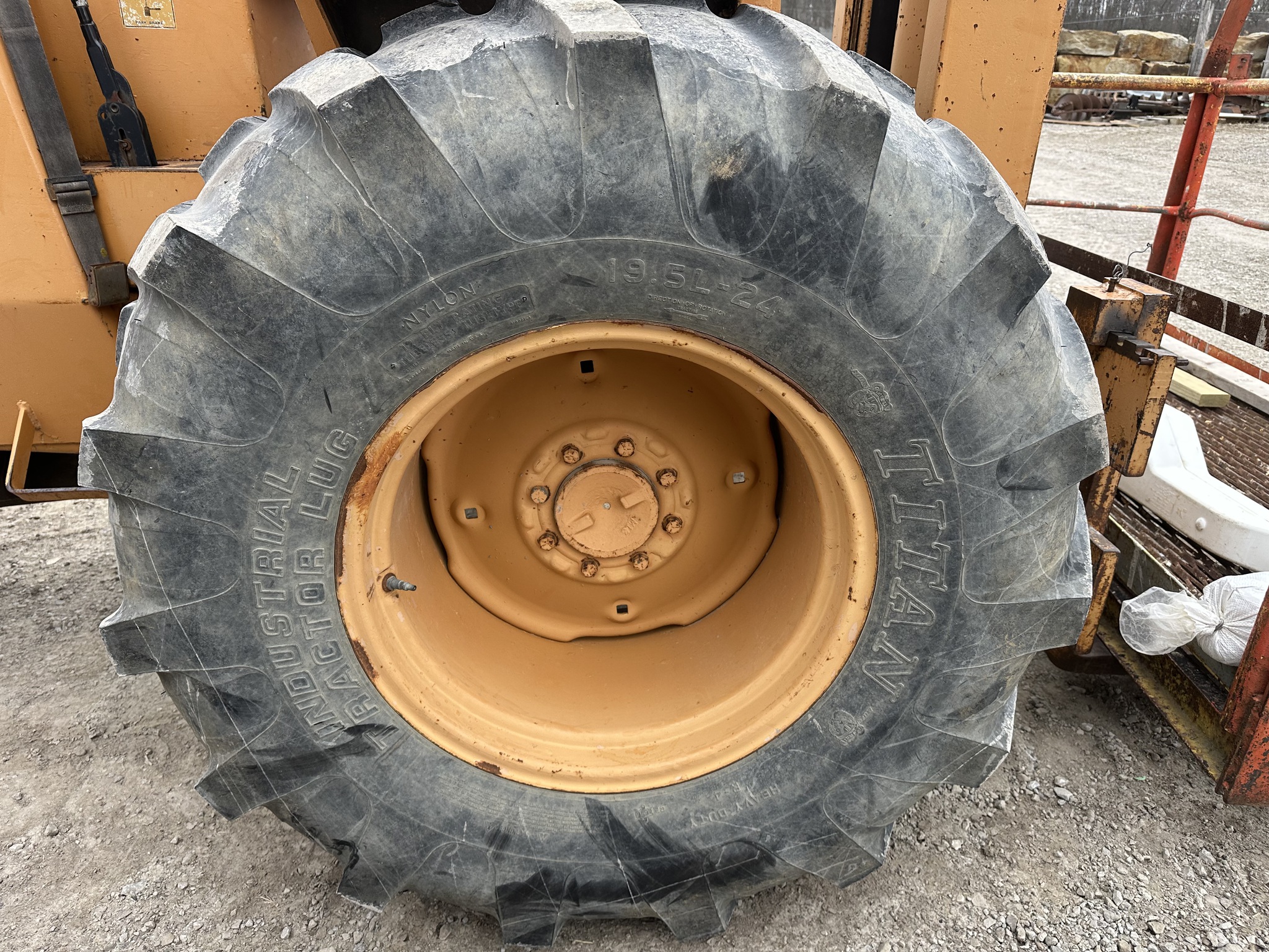 1986 J.I. Case 586E Image 17