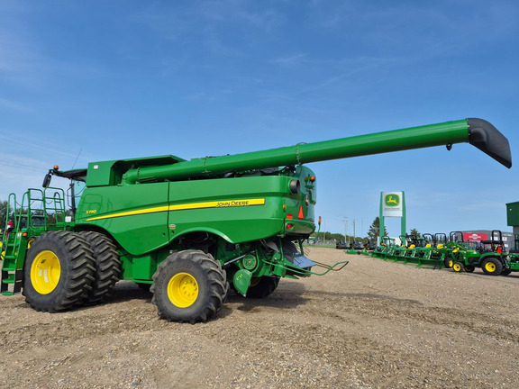 Used 2020 John Deere S790 Combines at Horizon Ag & Turf in St. Paul, AB - Photo2