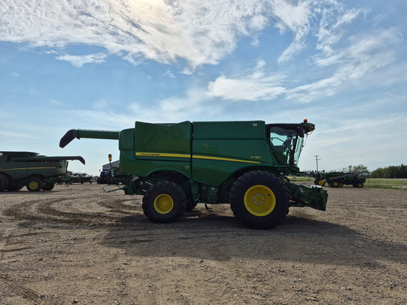 Used 2020 John Deere S790 Combines at Horizon Ag & Turf in St. Paul, AB - Photo3