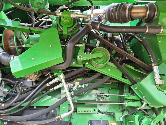 Used 2020 John Deere S790 Combines at Horizon Ag & Turf in St. Paul, AB - Photo5