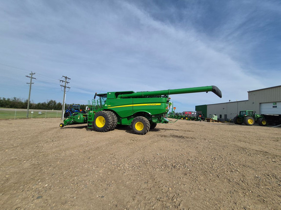 Used 2020 John Deere S790 Combines at Horizon Ag & Turf in St. Paul, AB - Photo5