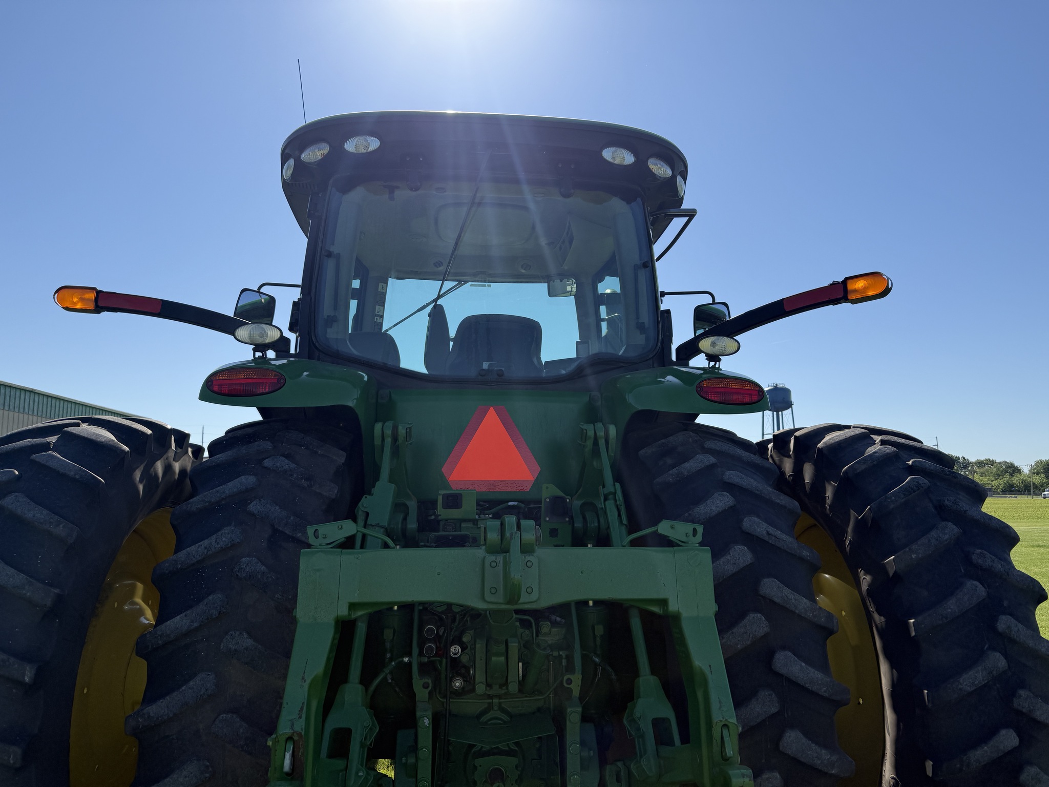 2020 John Deere 8270R Image 6