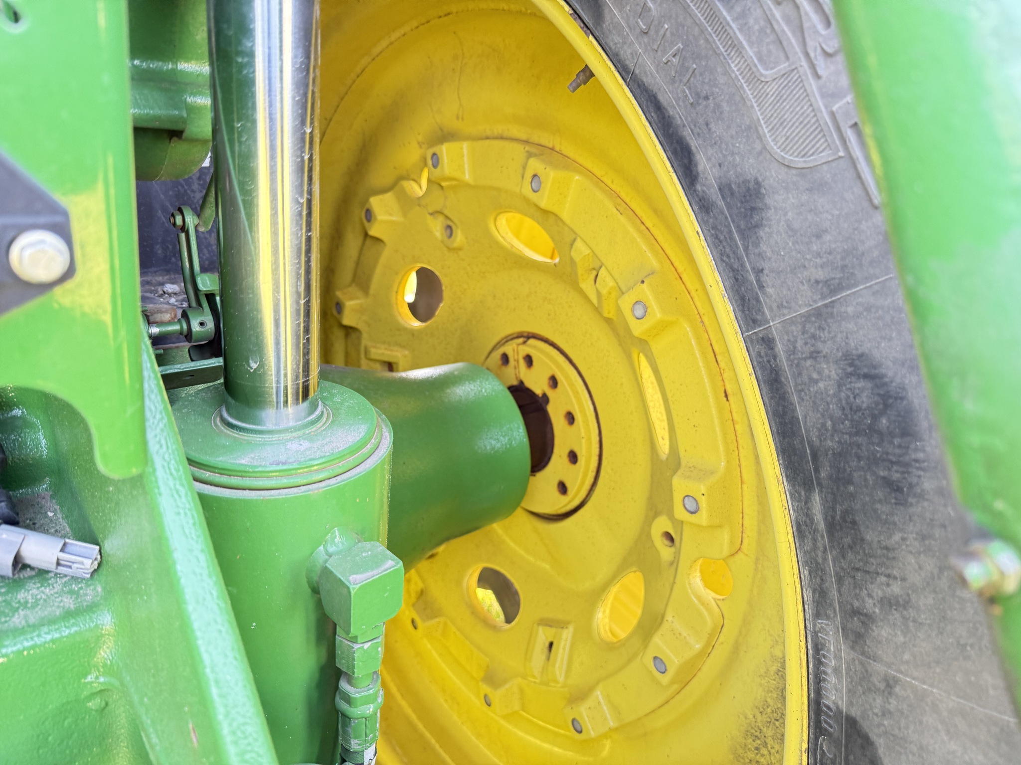 2020 John Deere 8270R Image 25