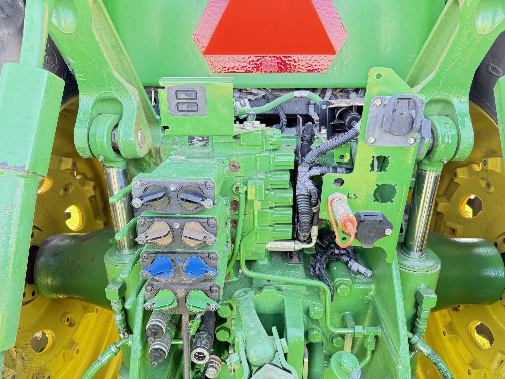 2020 John Deere 8270R Image 27