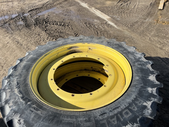 Used -- John Deere IF380/105R50 Tires & Tracks at Horizon Ag & Turf in Westlock, AB - Photo4