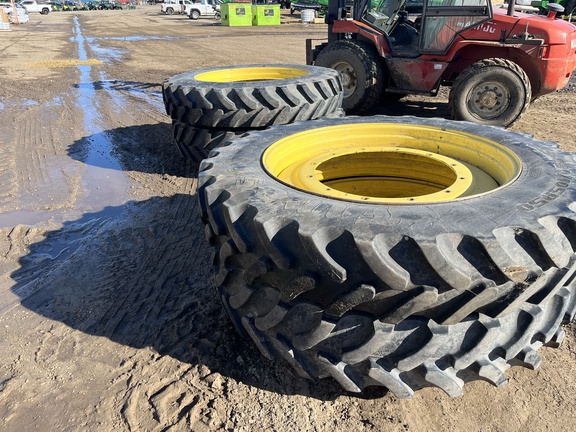 Used -- John Deere IF380/105R50 Tires & Tracks at Horizon Ag & Turf in Westlock, AB - Photo5