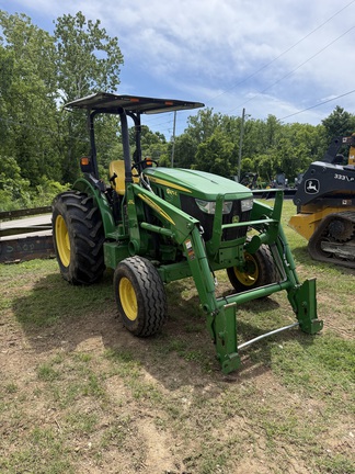 2022 John Deere 5075E