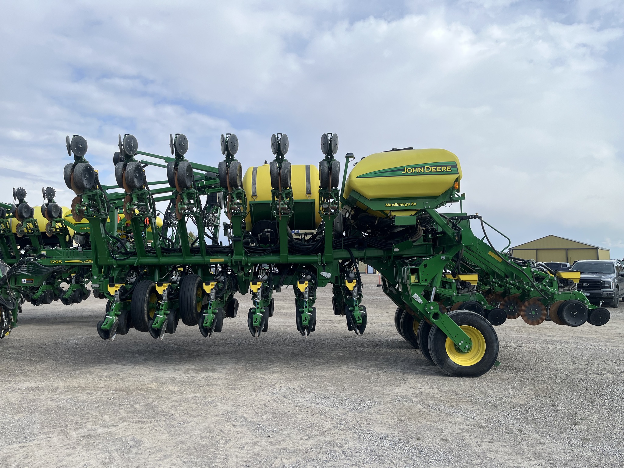2019 John Deere 1795 Planters: Drawn
